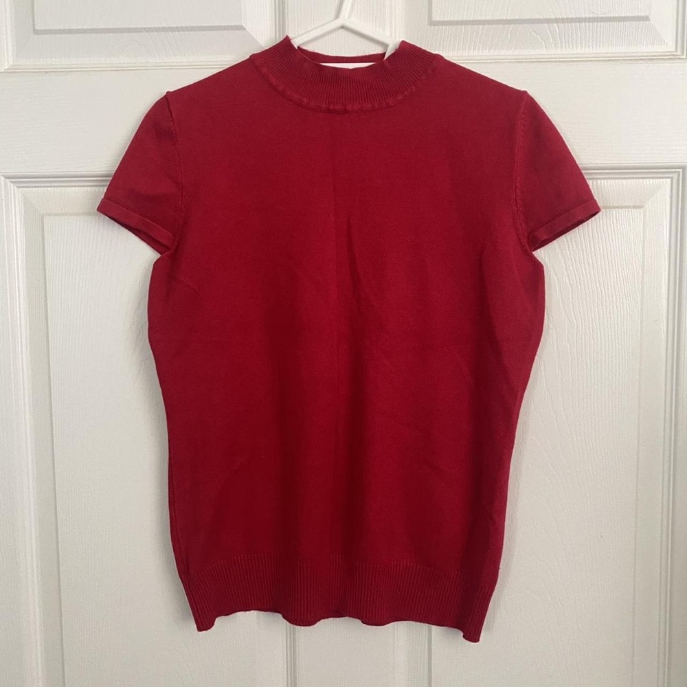 Classic Short-Sleeve Crewneck Top in Red